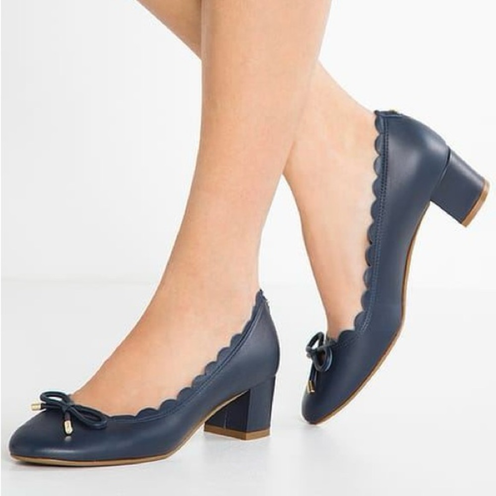 NIB Kate Spade Navy Blue scalloped Pumps Heels shoes sz 7.5